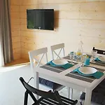Jachtowa Park Lodge Grzybowo (West Pomeranian)